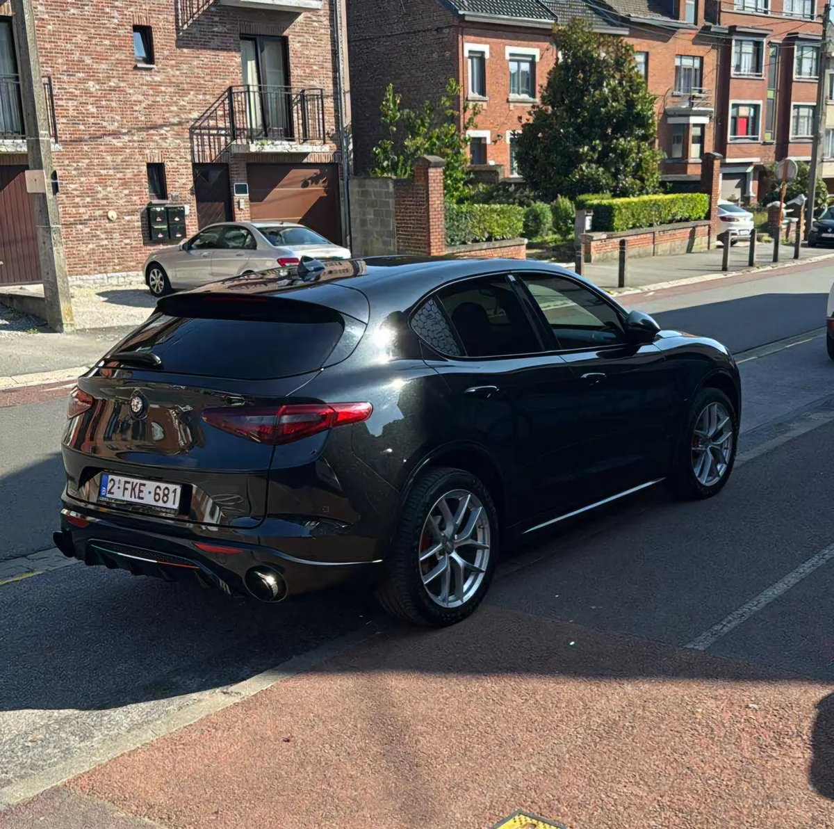 Alfa Romeo Stelvio 2017 — photo 1