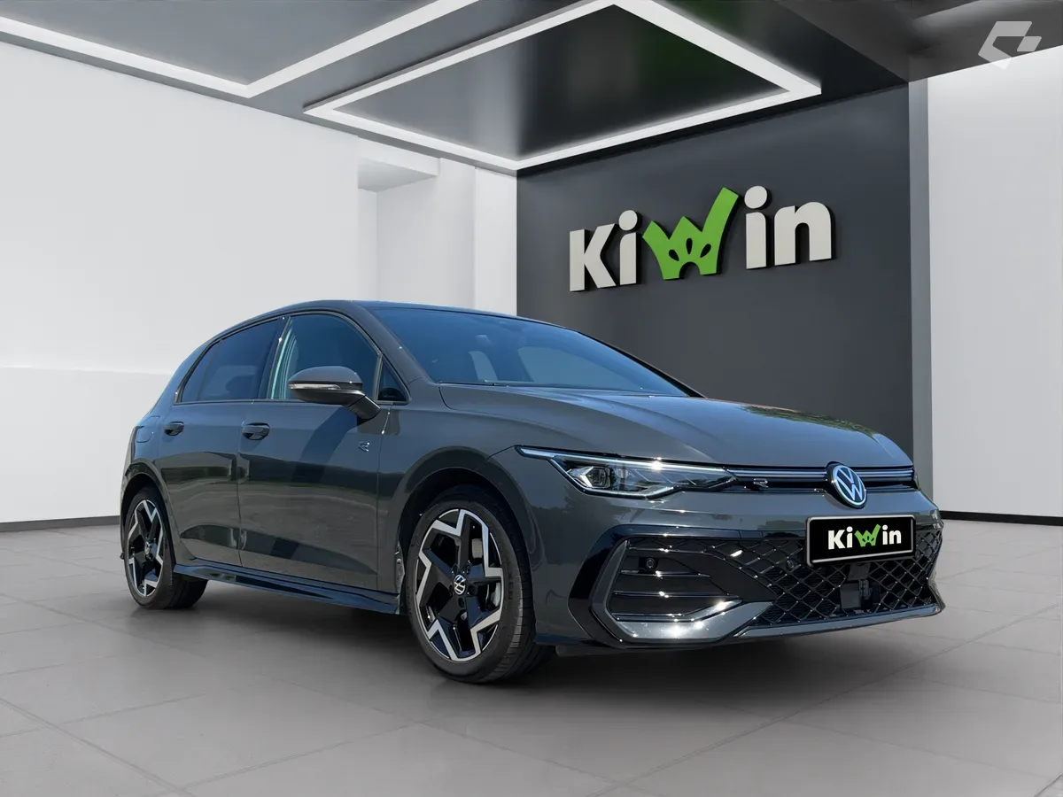 Volkswagen Golf 8 2025 — photo 1