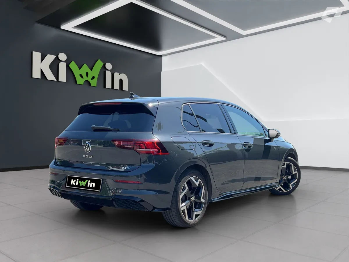 Volkswagen Golf 8 2025 — photo 2