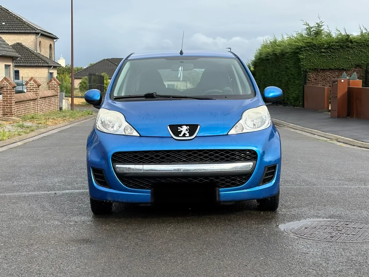 Peugeot 107 2012 — photo 1