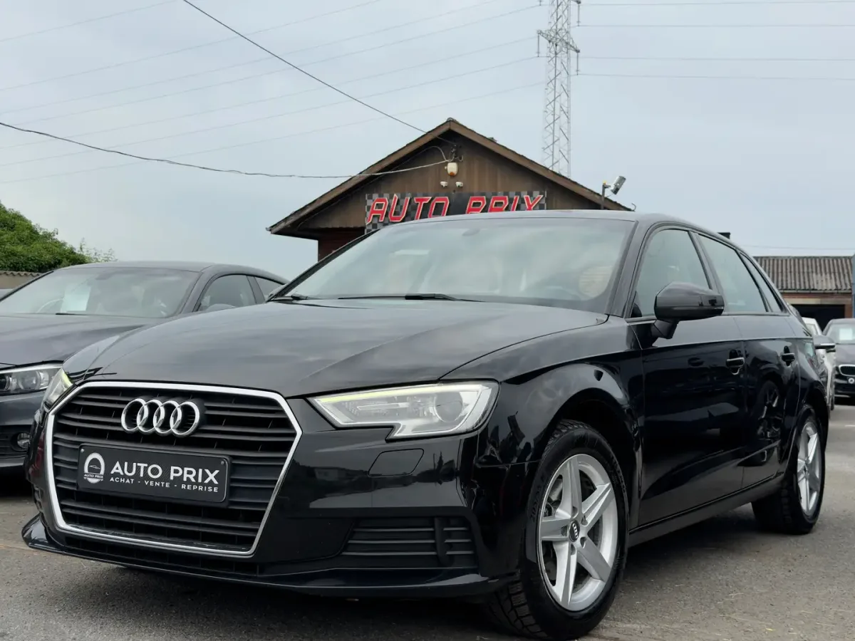 Audi A3 2018 — photo 1
