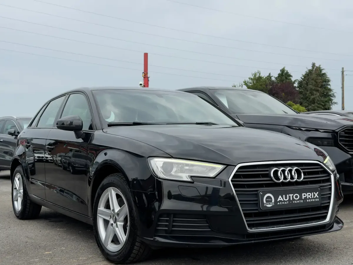 Audi A3 2018 — photo 2