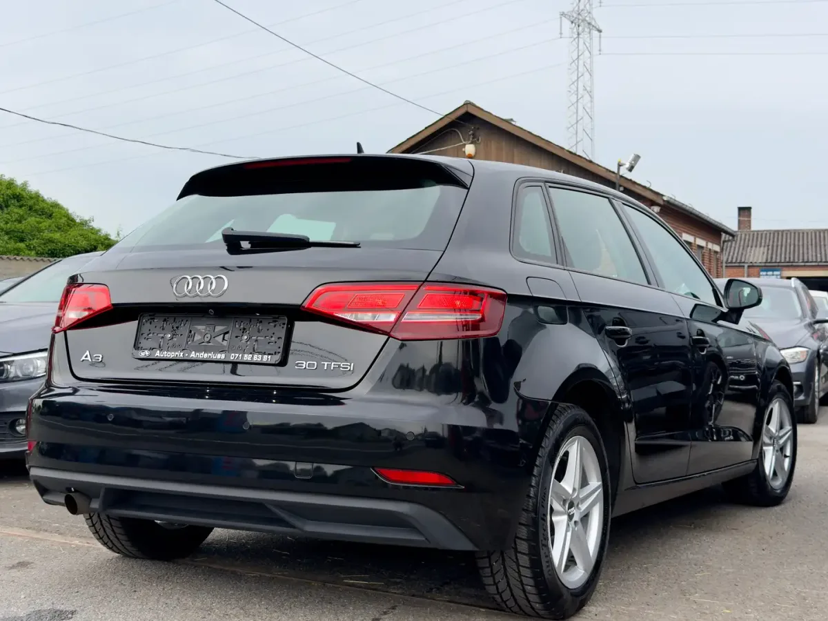 Audi A3 2018 — photo 4