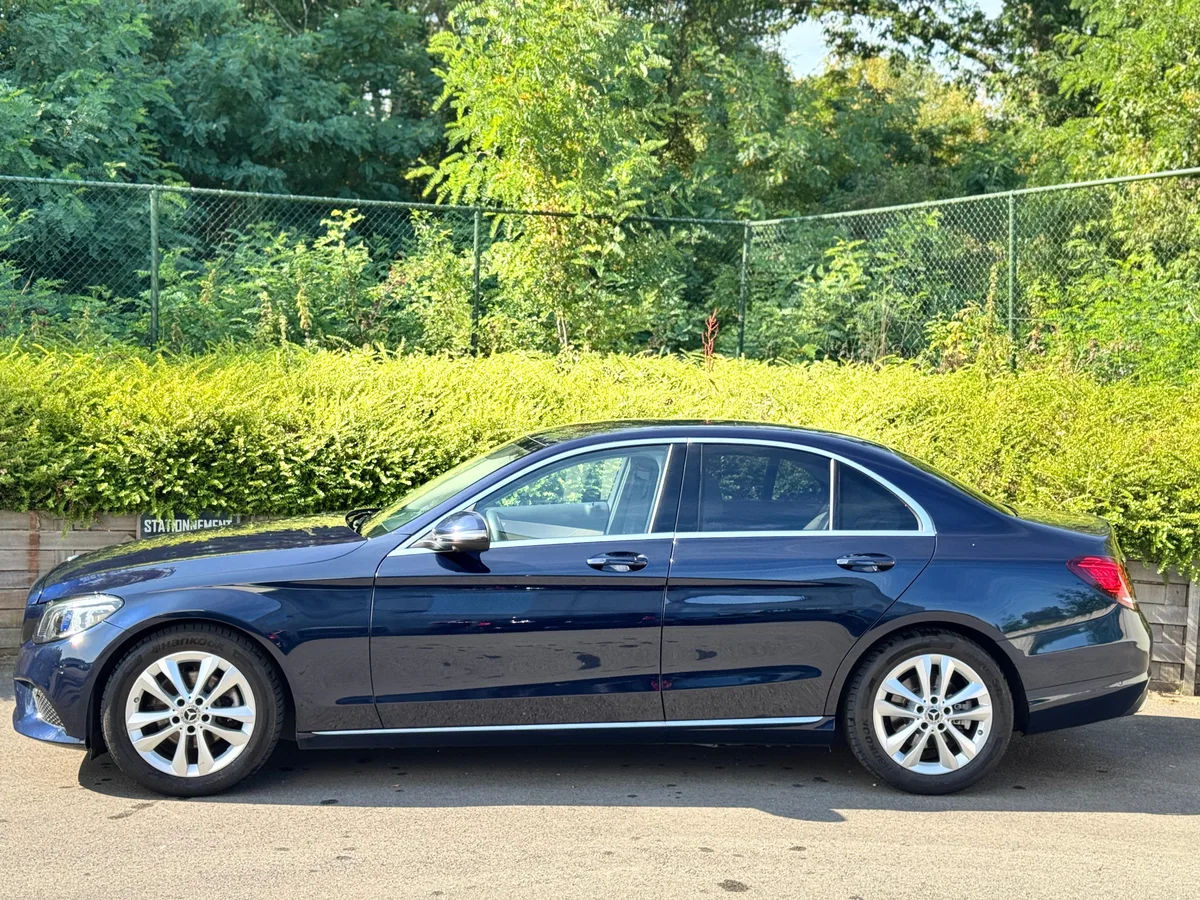 Mercedes-Benz Classe C 2020 — photo 2