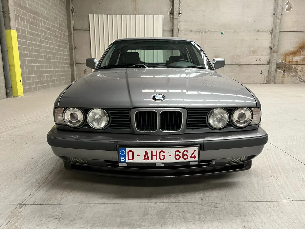BMW M5 1992 — photo 1