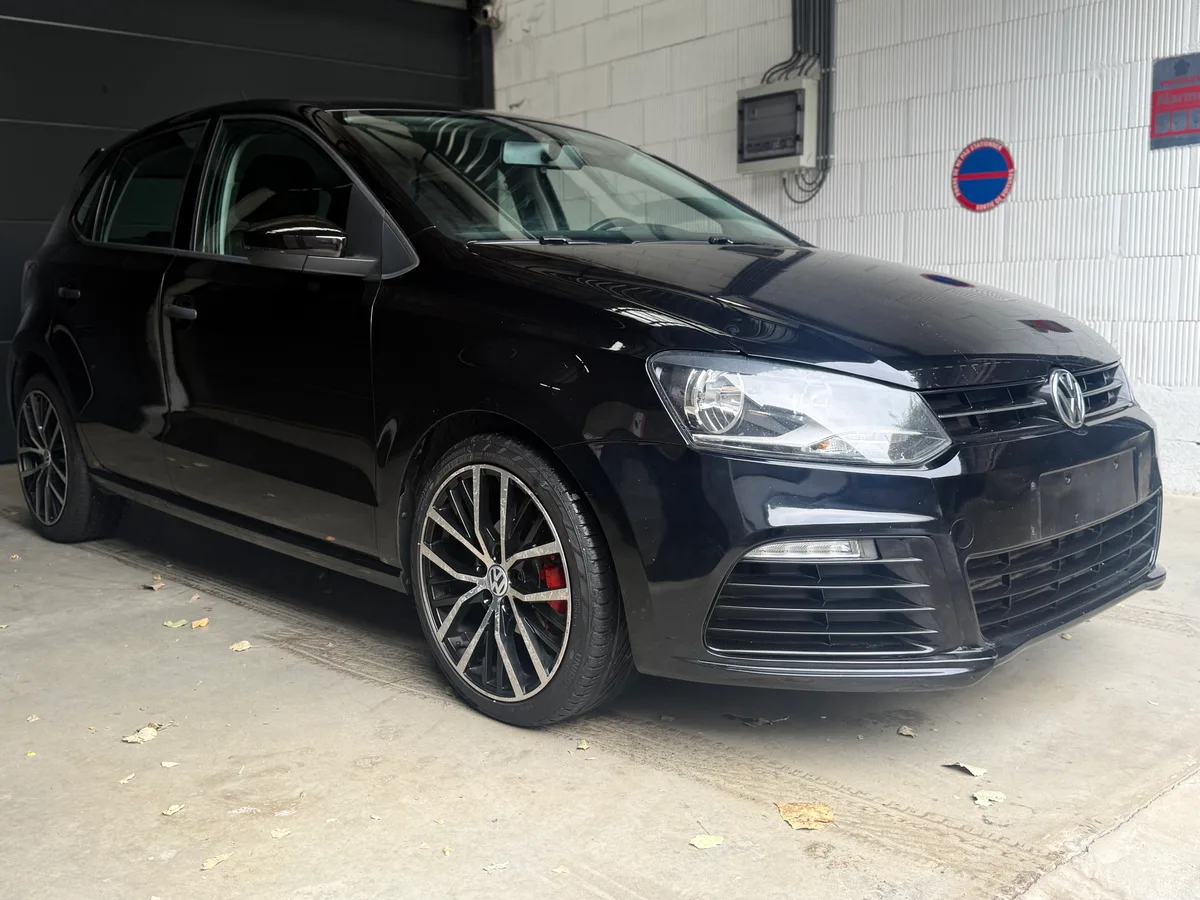 Volkswagen Polo 2010 — photo 1