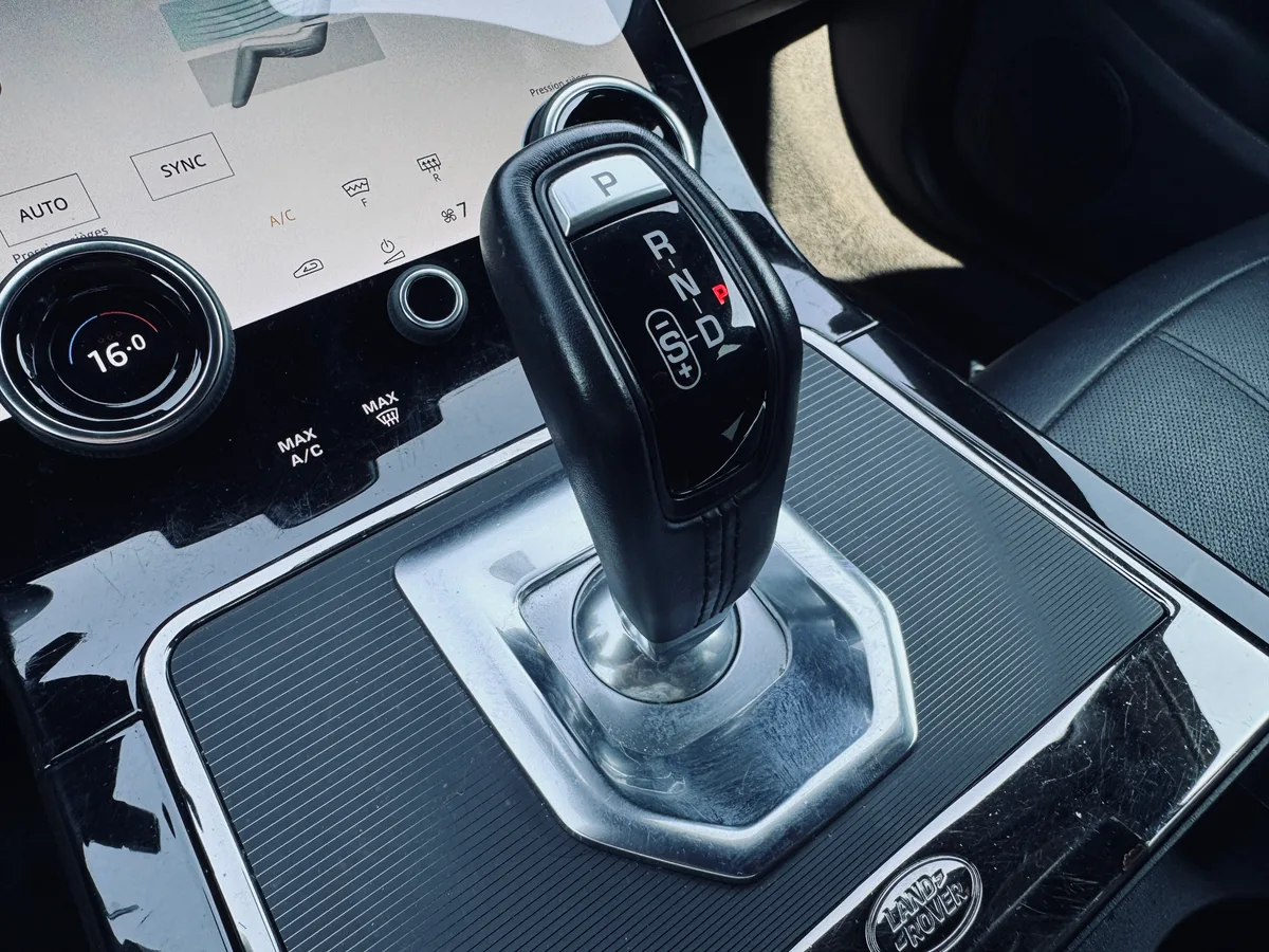 Land Rover Range Rover Evoque 2022 — photo 3