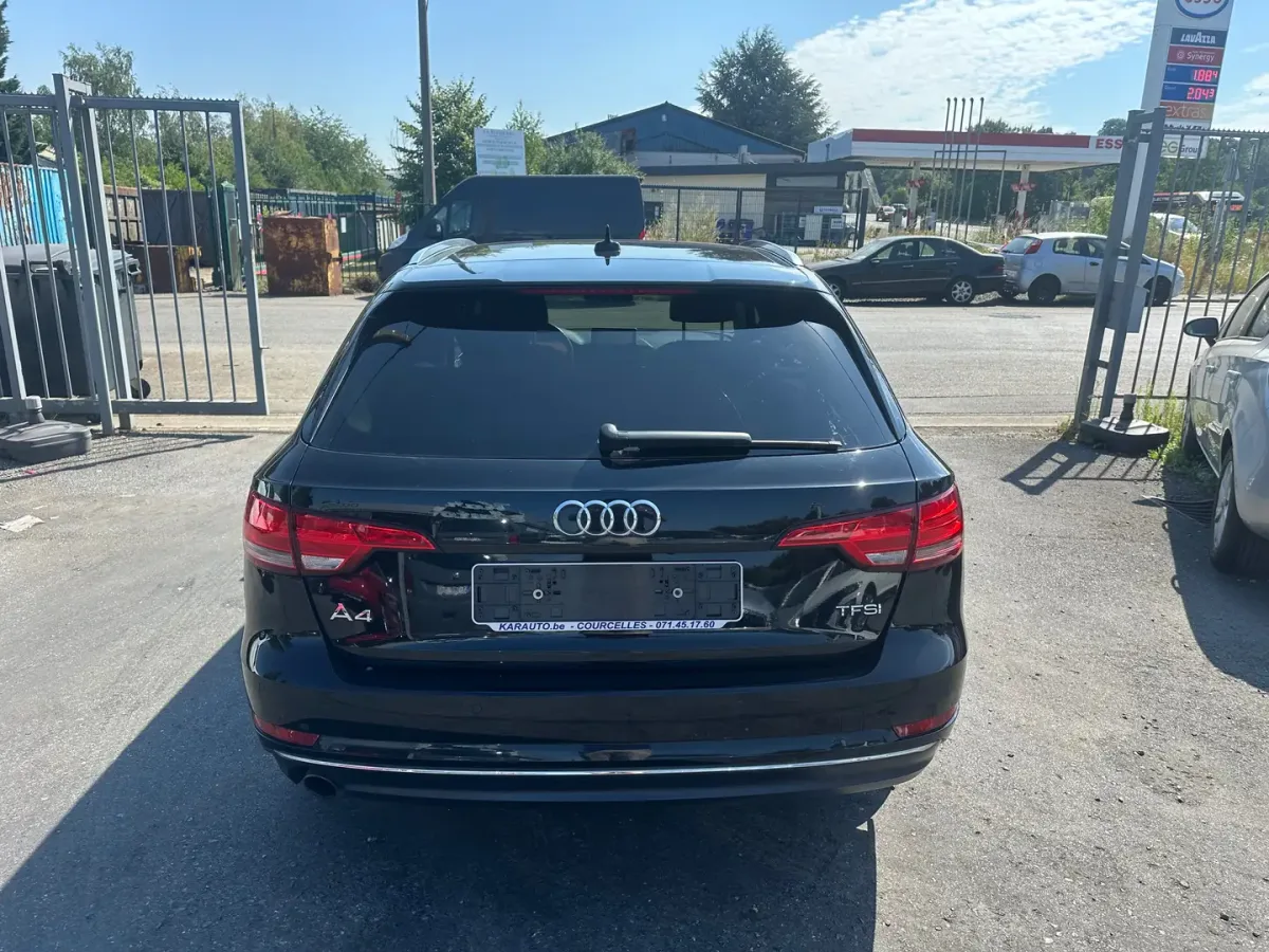 Audi A4 2018 — photo 4