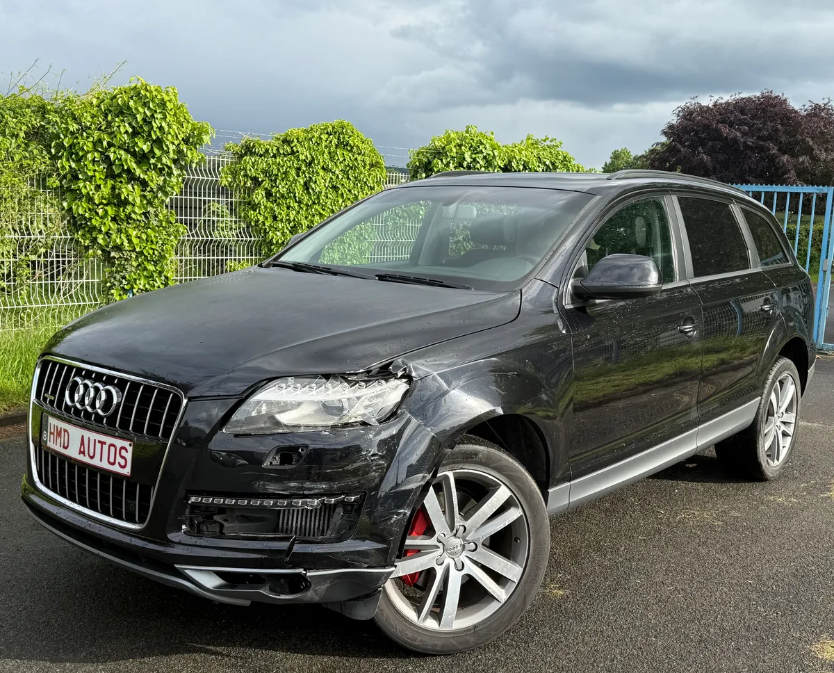 Audi Q7 2014 — photo 1