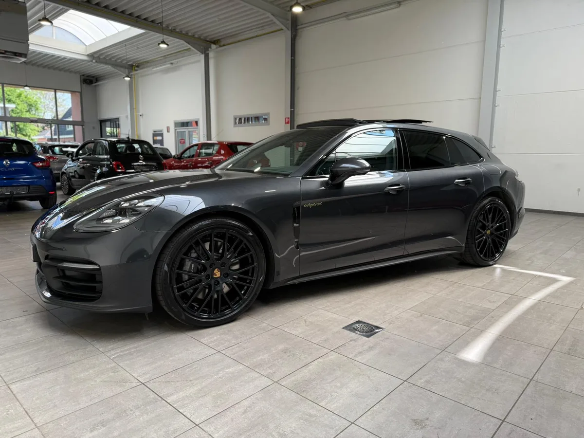 Porsche Panamera 2022 — photo 1