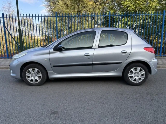 Peugeot 206 2010 — photo 3