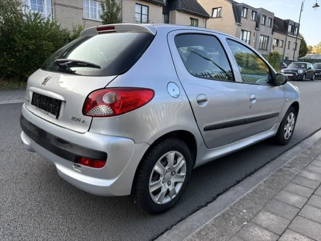 Peugeot 206 2010 — photo 4