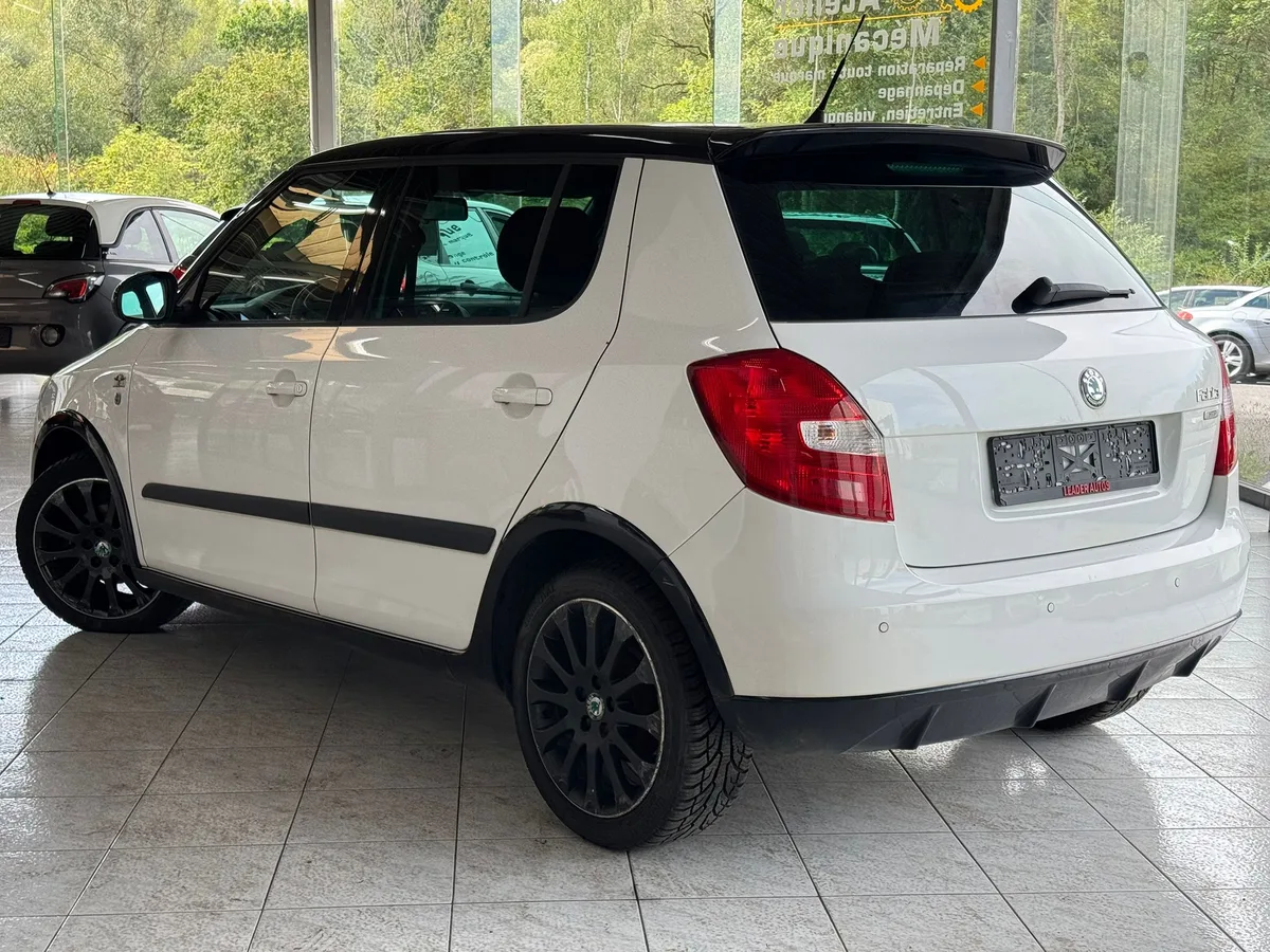Skoda Fabia 2012 — photo 3