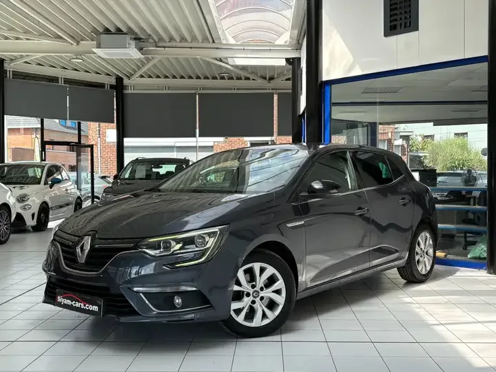 Renault megane 2019 — photo 1