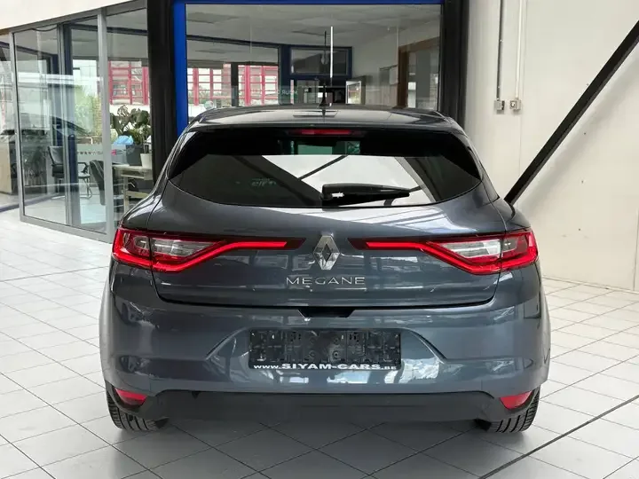 Renault megane 2019 — photo 4