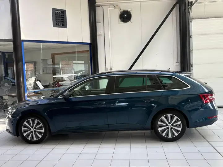 Skoda Superb 2018 — photo 2