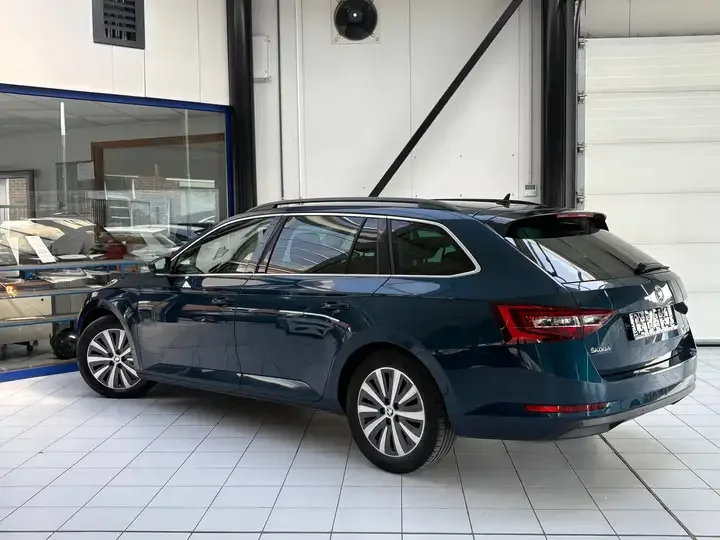 Skoda Superb 2018 — photo 3