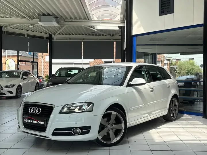Audi A3 2012 — photo 1