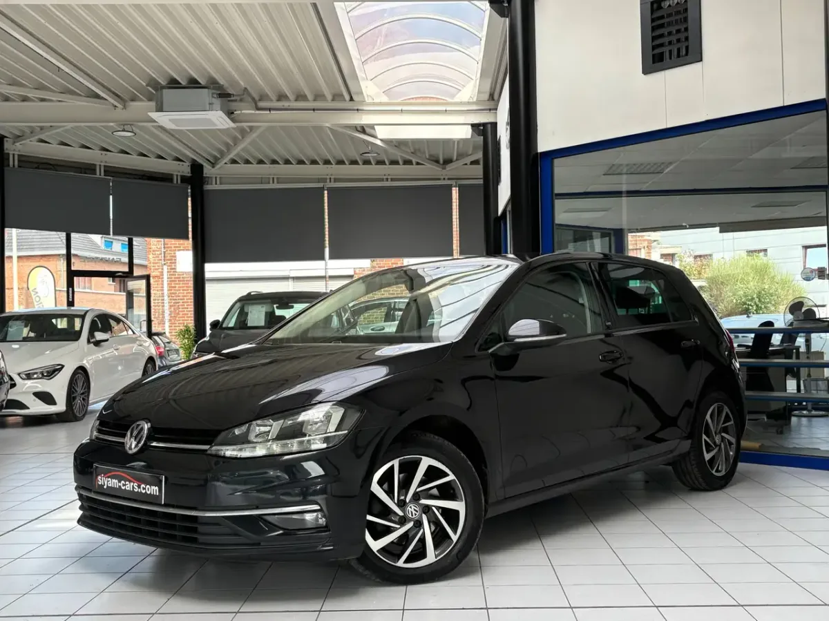 Volkswagen Golf 2018 — photo 1