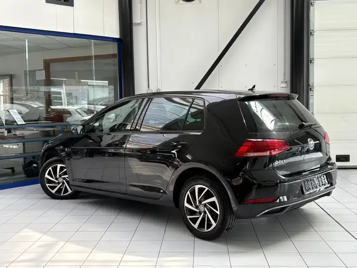 Volkswagen Golf 2018 — photo 3