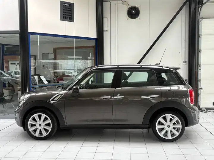 MINI Countryman 2011 — photo 2