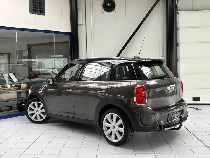 MINI Countryman 2011 — photo 3