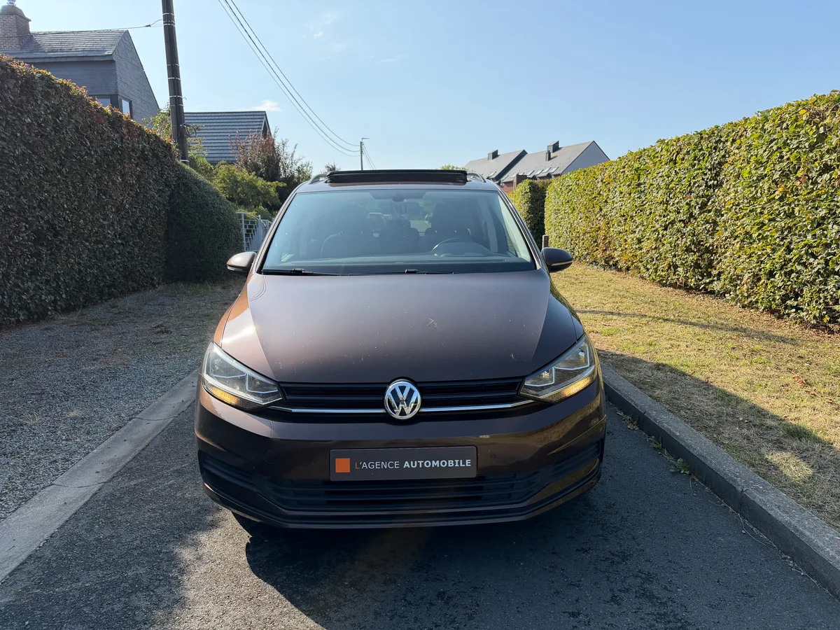 Volkswagen Touran 2017 — photo 2