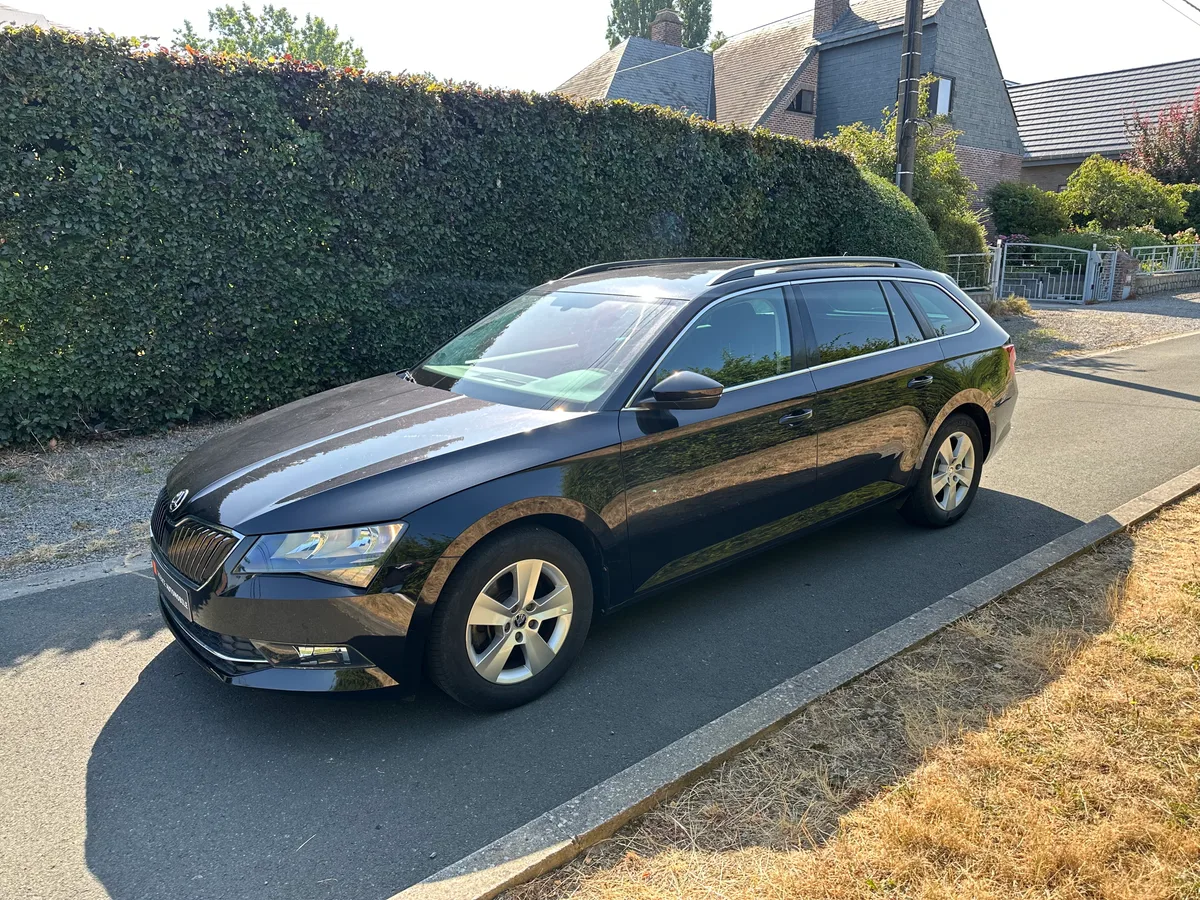 Skoda Superb 2017 — photo 1