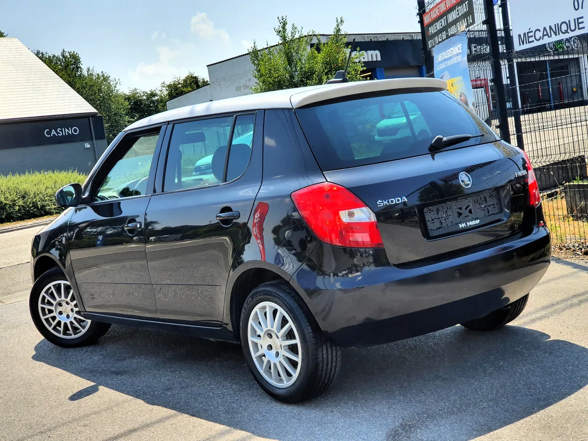 Skoda Fabia 2015 — photo 3