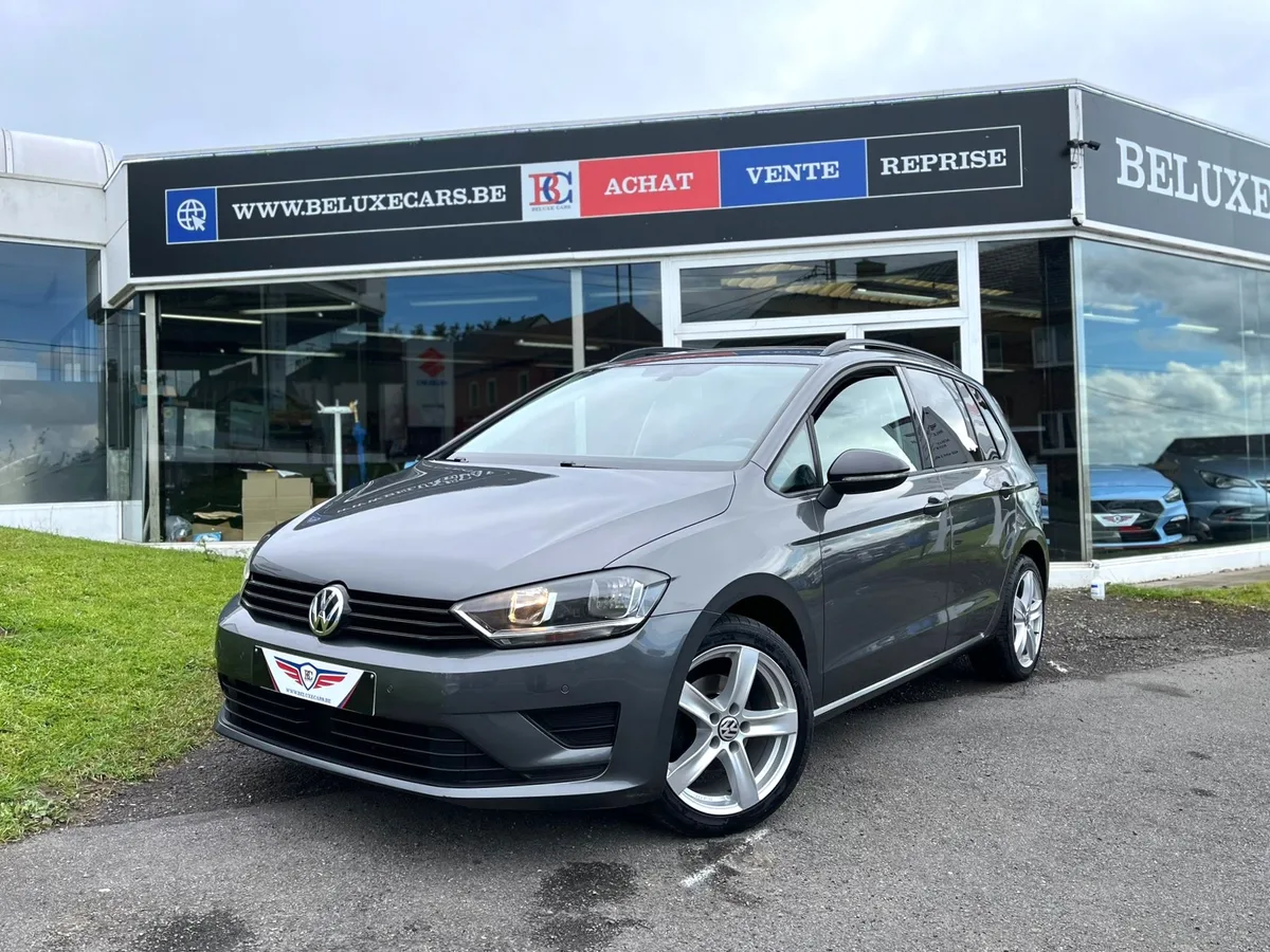 Volkswagen Golf Sportsvan 2017 — photo 1