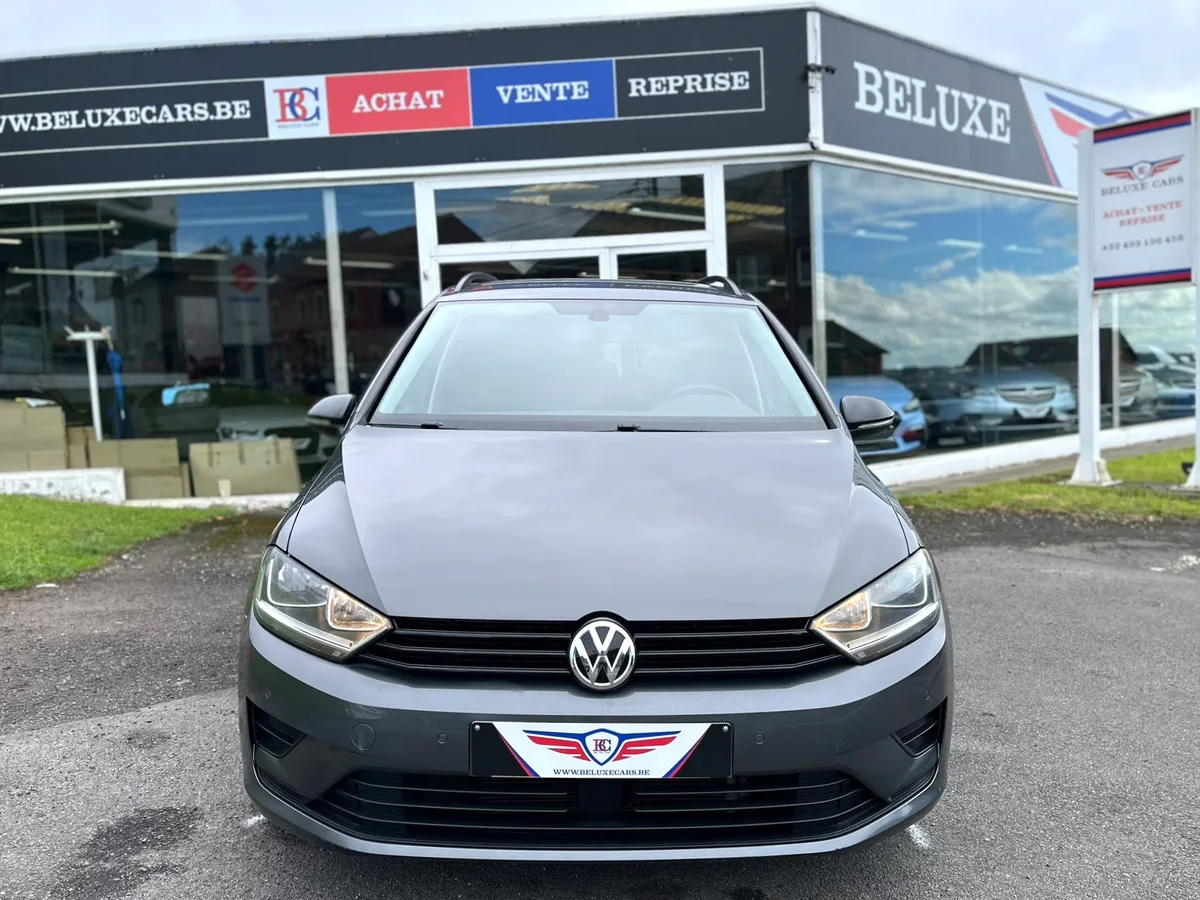 Volkswagen Golf Sportsvan 2017 — photo 2