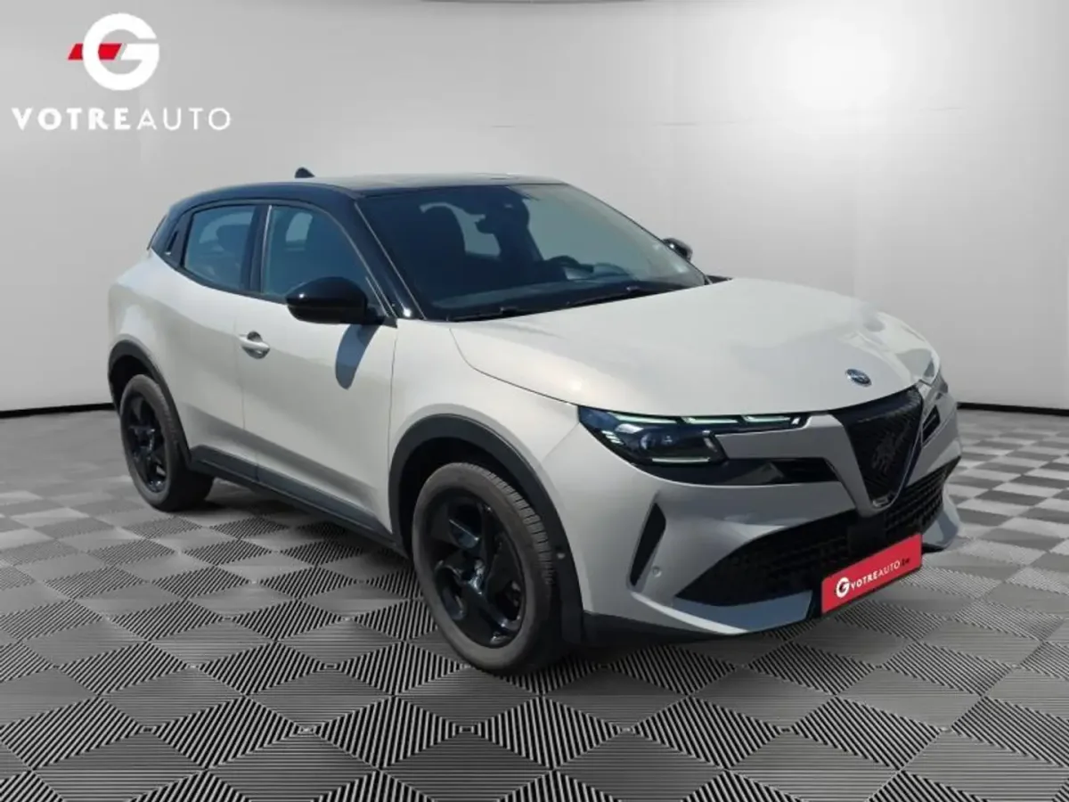 Alfa Romeo Junior 2025 — photo 3