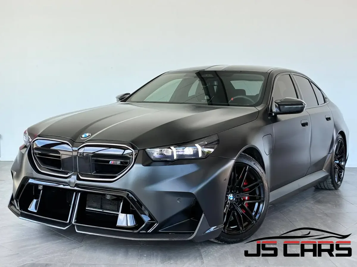 BMW M5 2025 — photo 1