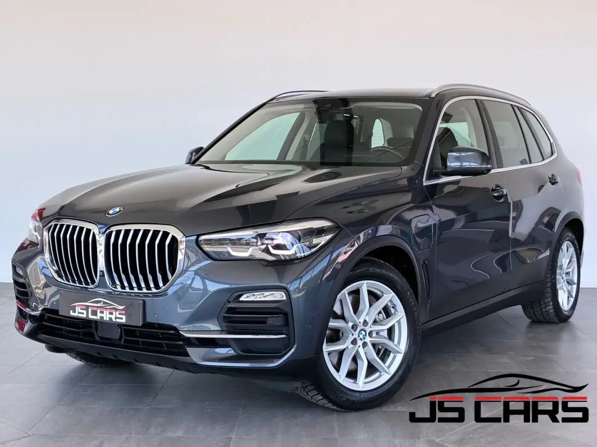 BMW X5 2021 — photo 1