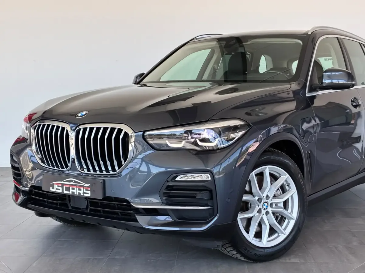 BMW X5 2021 — photo 2