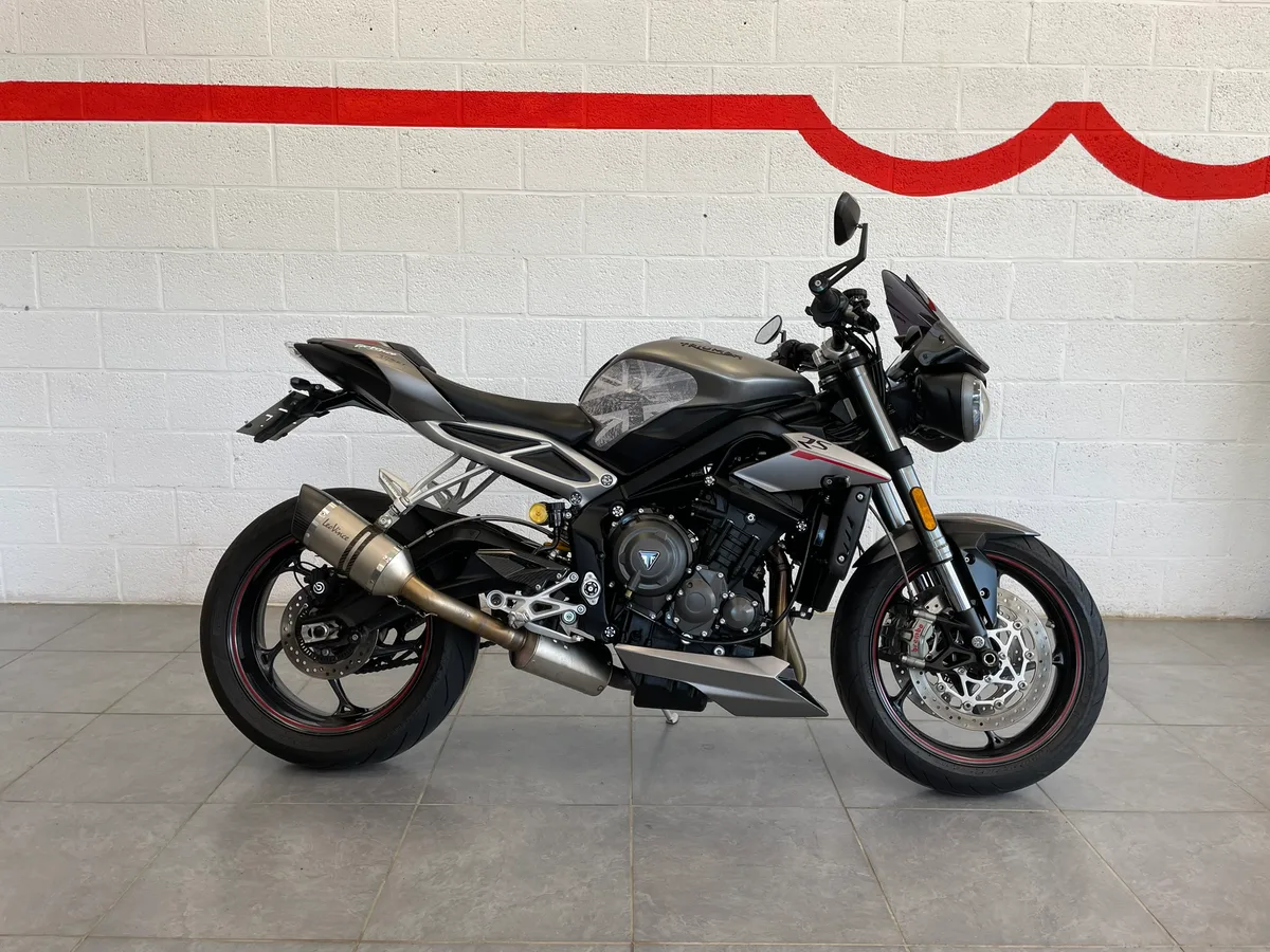 Triumph Street Triple 2018 — photo 3