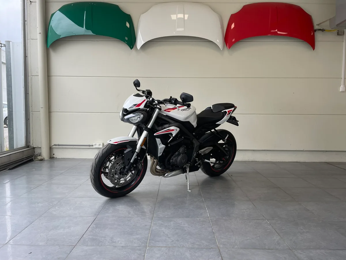 Triumph Street Triple 2020 — photo 2