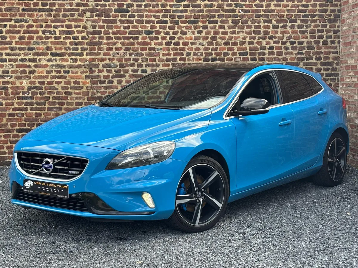 Volvo V40 2013 — photo 1