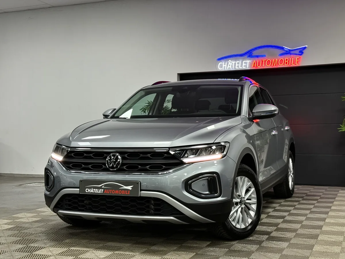 Volkswagen T-Roc 2024 — photo 1