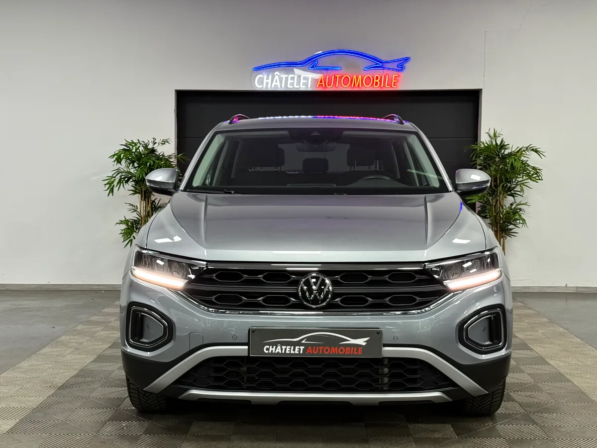Volkswagen T-Roc 2024 — photo 2