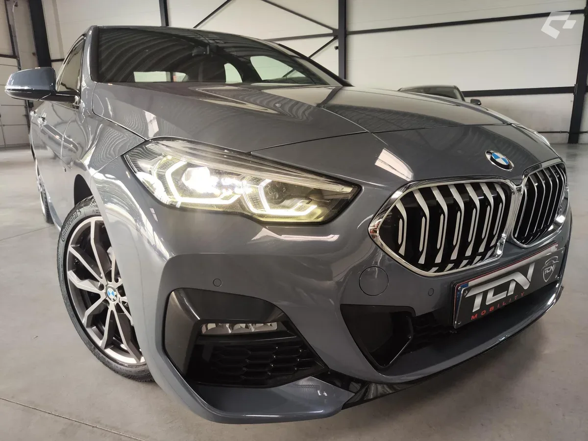 BMW 216d 2022 — photo 2