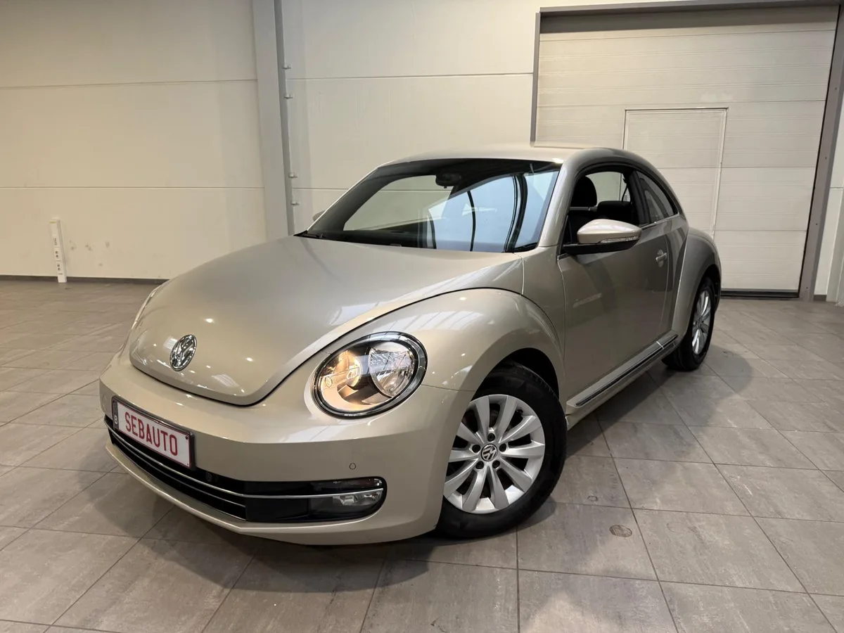 Volkswagen Beetle 2015 — photo 1