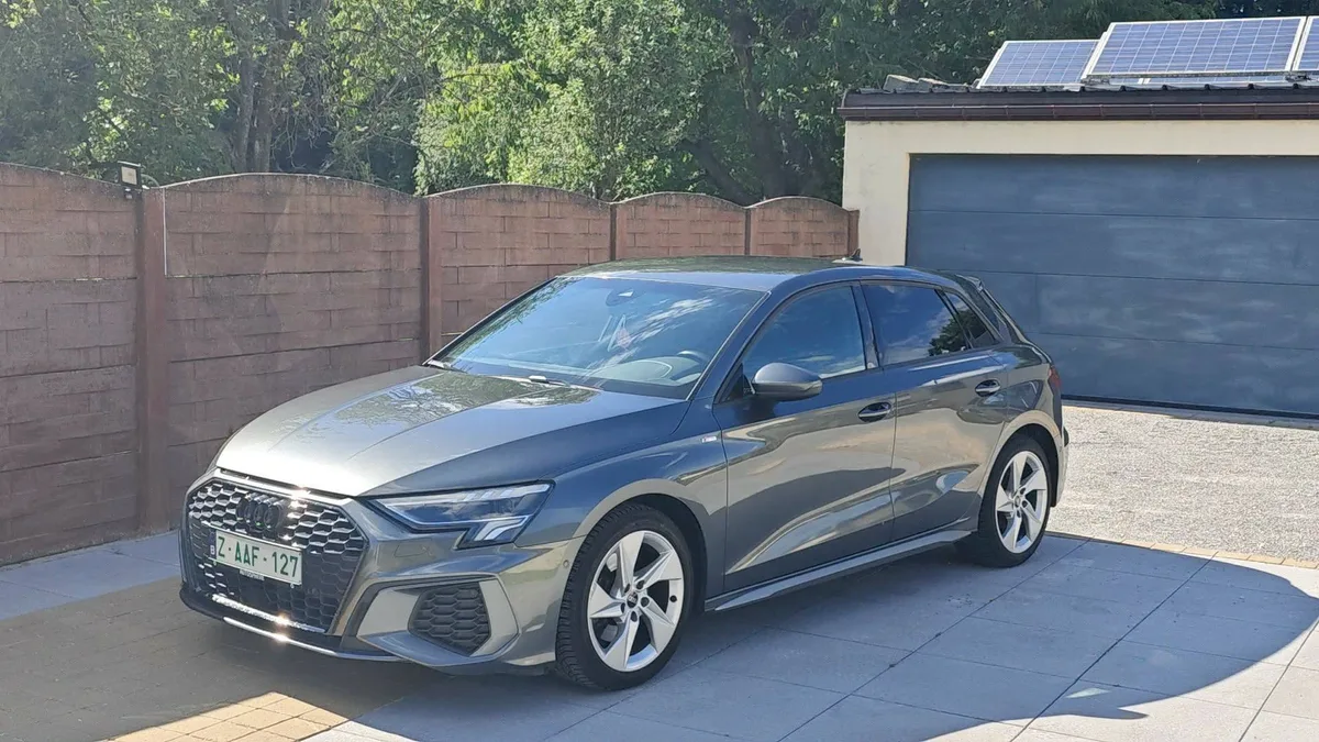 Audi A3 2021 — photo 2
