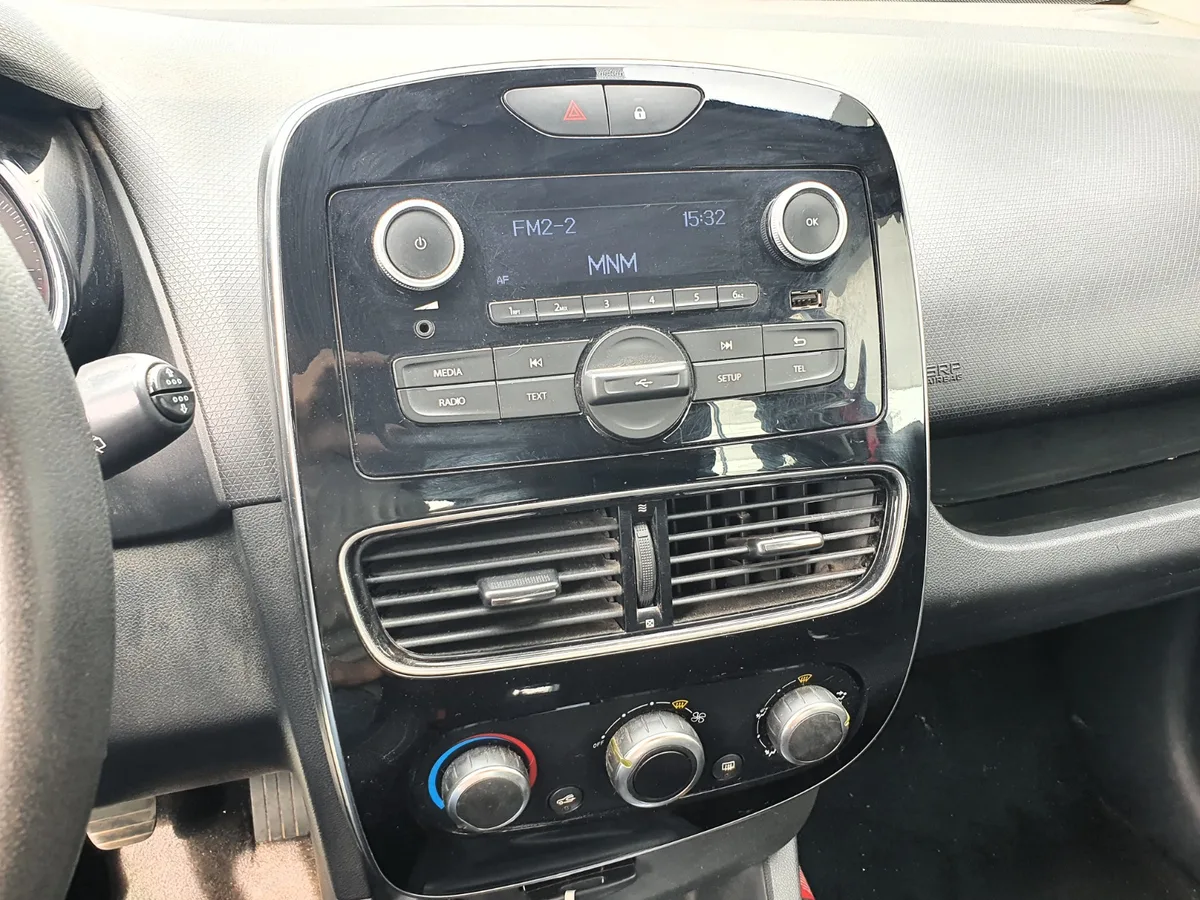 Renault Clio 2017 — photo 4