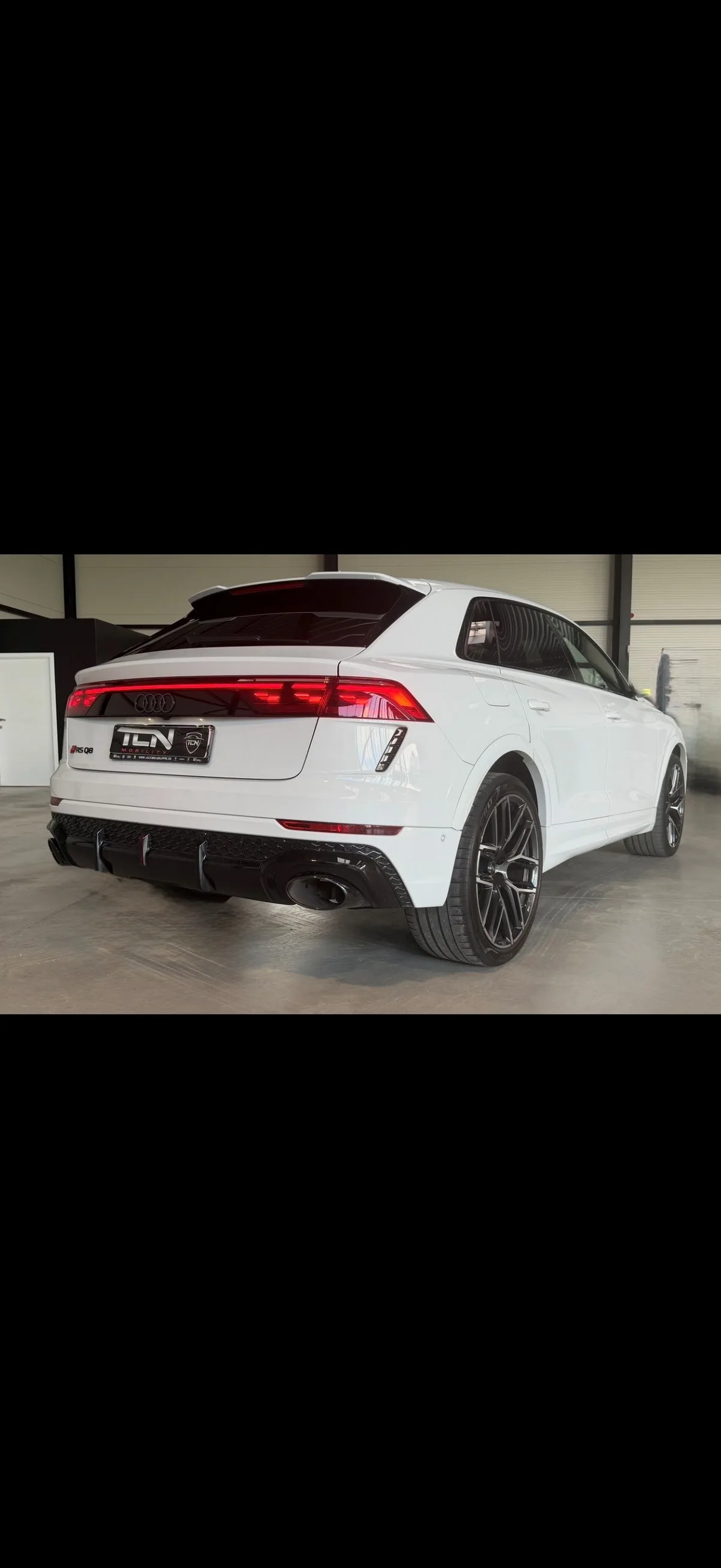 Audi RS Q8 2024 — photo 2