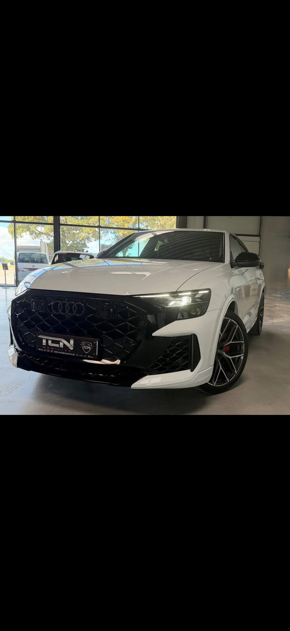 Audi RS Q8 2024 — photo 1