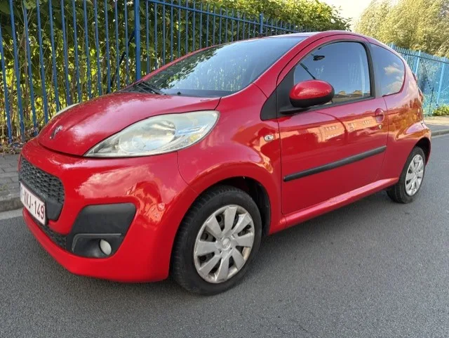 Peugeot 107 2012 — photo 1