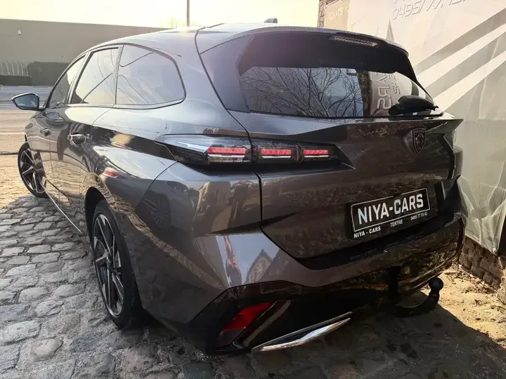 Peugeot 308 2022 — photo 3