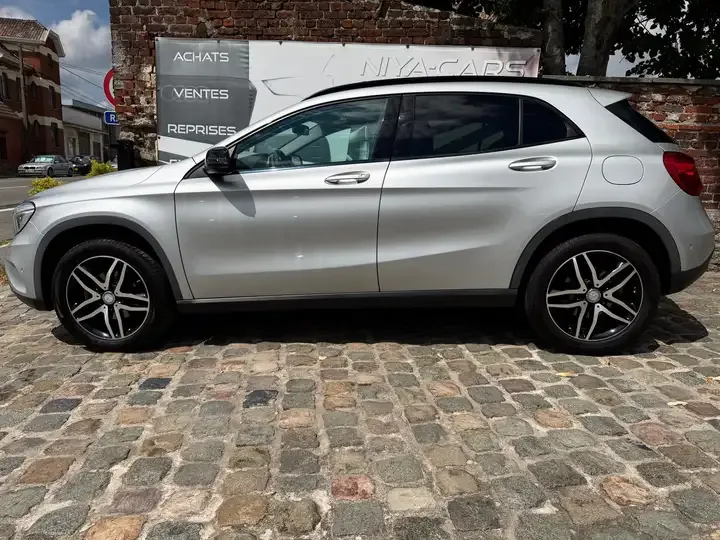 Mercedes-Benz GLA 2017 — photo 2