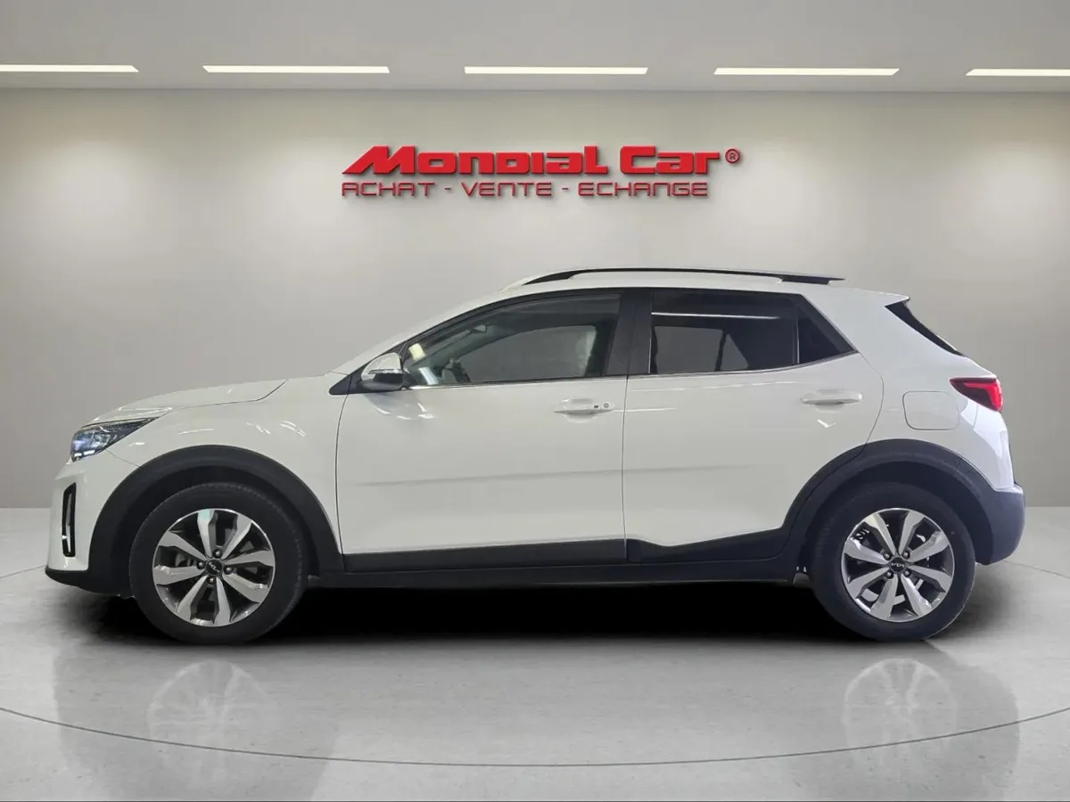 Kia Stonic 2023 — photo 2